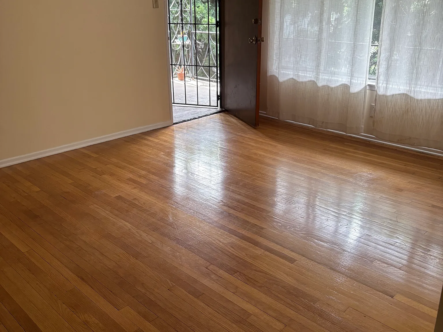 2 bed, 1.5 bath, 1100 sqft, $2,700 — Photo 1