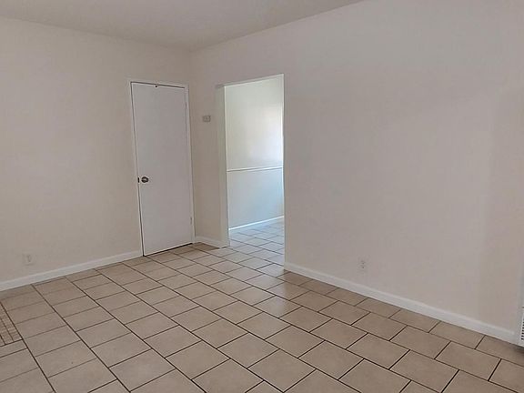 2nd image of 11849 Jefferson Blvd Unit 11849