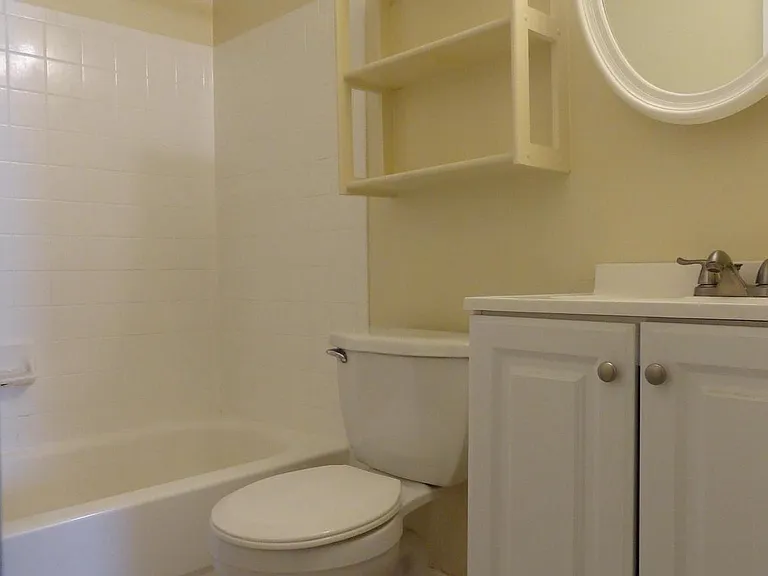 2074 Lake Grove Ln — Photo 28