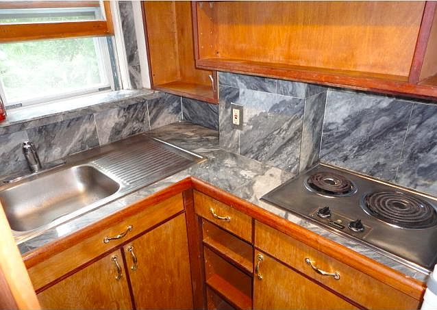 2nd image of 604 Madison Ave APT 3