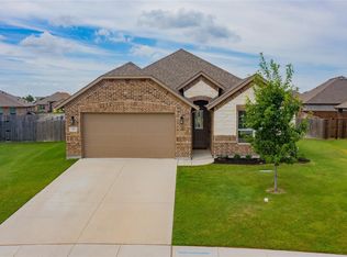 13 Bluebird Ln, Sanger, TX 76266