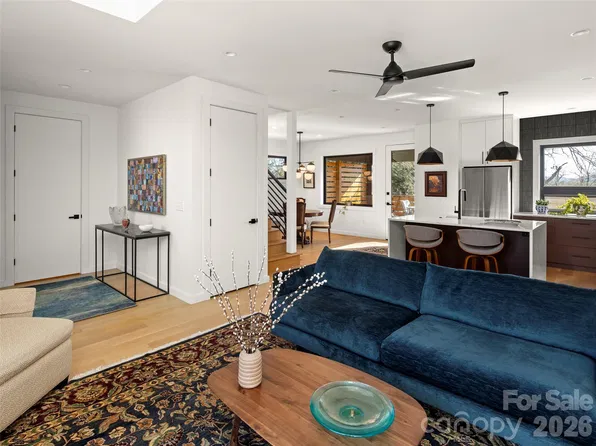 60 Harvard Pl, Asheville, NC 28806