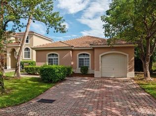 9121 SW 162nd Ln, Palmetto Bay, FL 33157