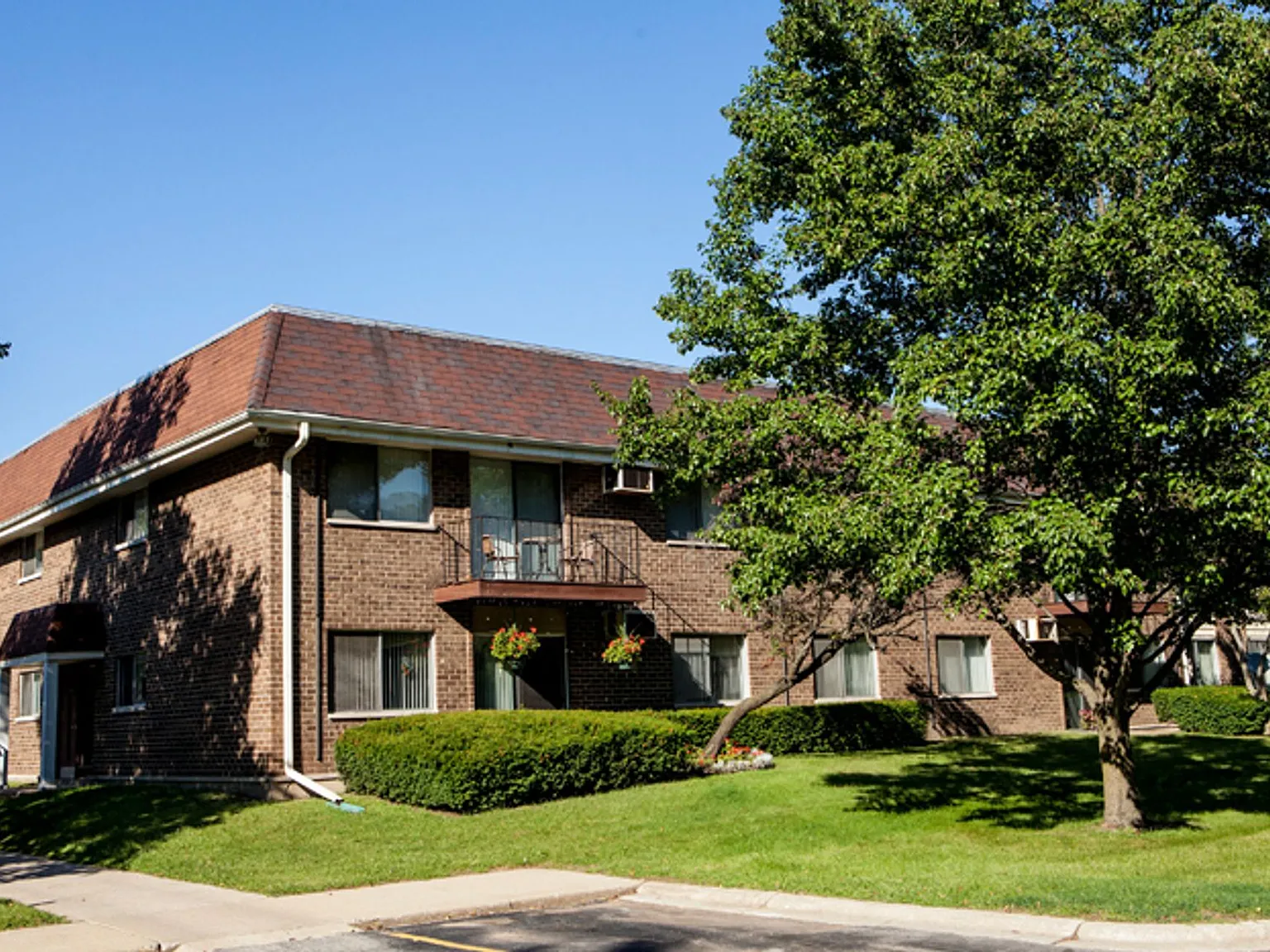 Arbor Glen Apartments — Photo 3