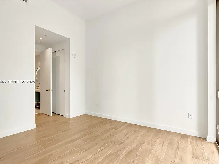 2655 S Bayshore Dr #403 — Photo 9