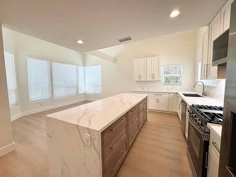 2737 Forest Park Ln — Photo 15