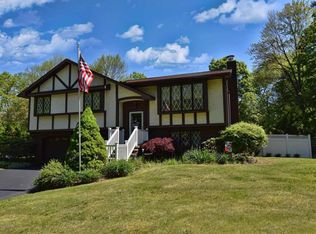 207 Velview Dr #L10-11, Moscow, PA 18444