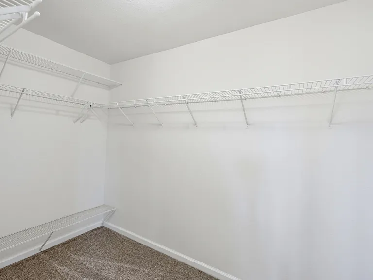 552 Stonehaven Ct — Photo 8