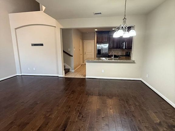 2nd image of 528 S Greenville Ave