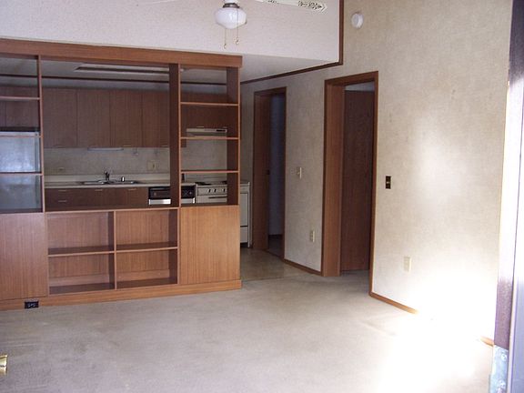 2nd image of 8103B Glen Hollow Dr