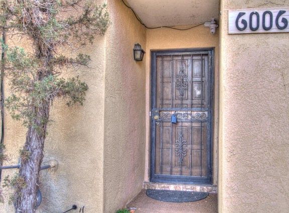 2nd image of 6006 Del Campo Pl NE