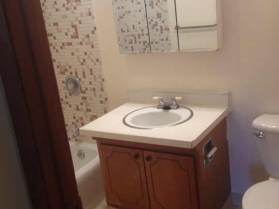 5th image of 1408 Blackhawk Blvd APT 3