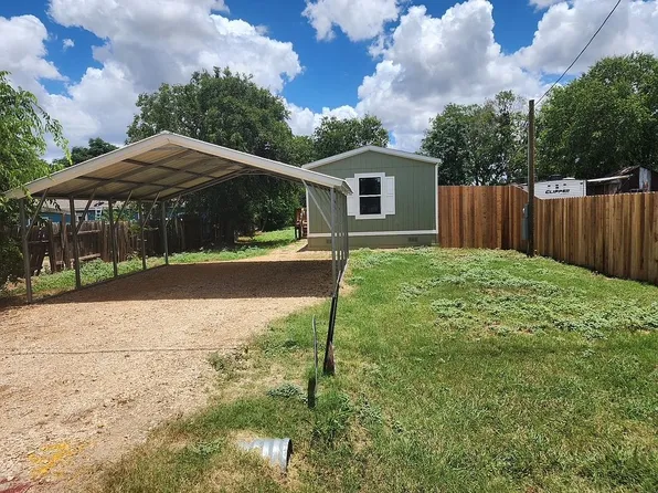 614 Novella, Adkins, TX 78101