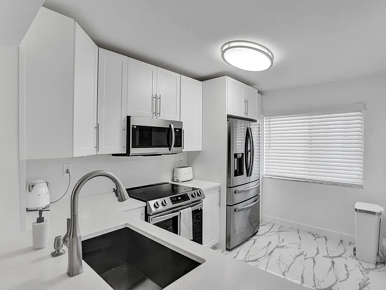 3601 Inverrary Dr #109 — Photo 3