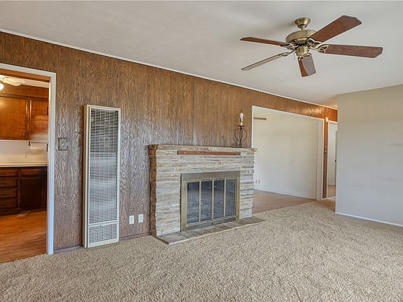 5th image of 910 N 12th St