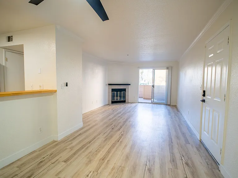 1019 Dornajo Way #160 — Photo 6