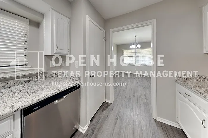 2845 London Ln — Photo 6