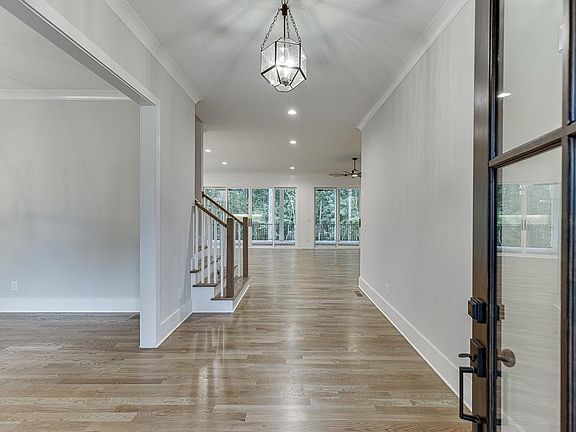 3rd image of 7620 Breeze Bay Rd