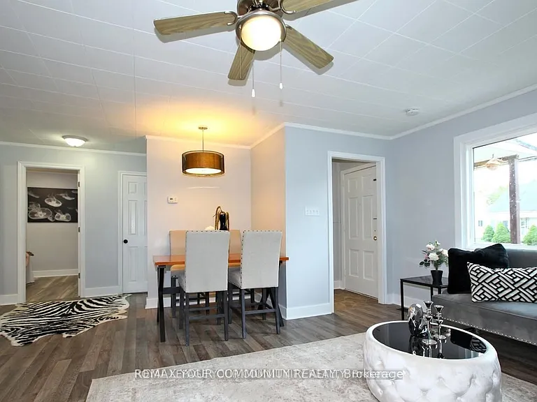 6159 Churchill St — Photo 11