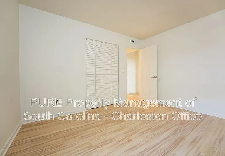 312 Macgregor Dr — Photo 13