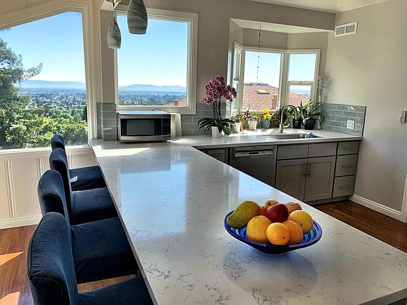 beautiful new quartz counter tops