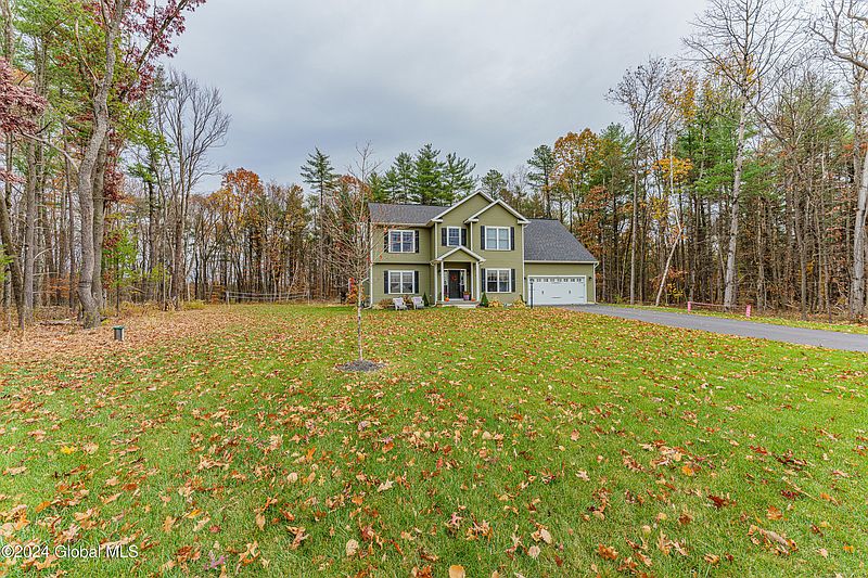 4th image of 26 Woodland Drive