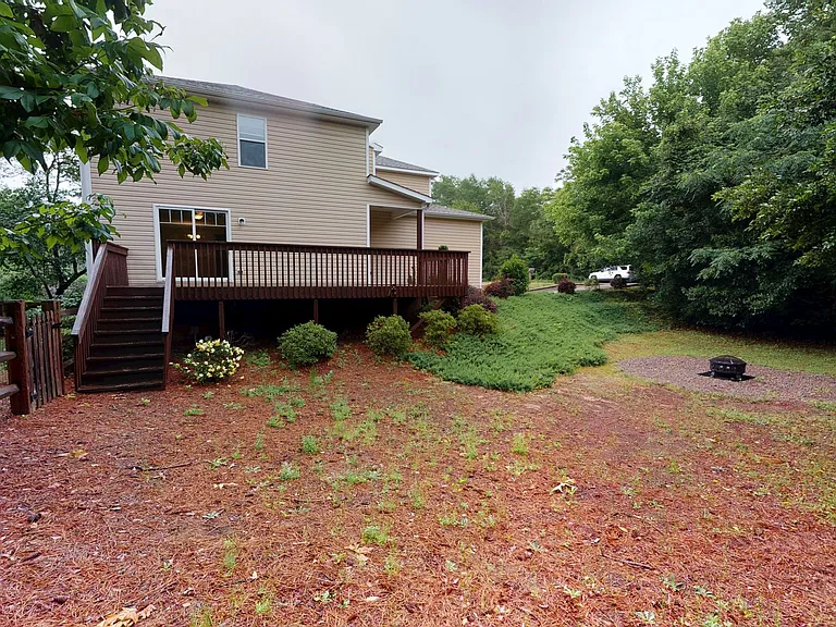 514 N Page St — Photo 32