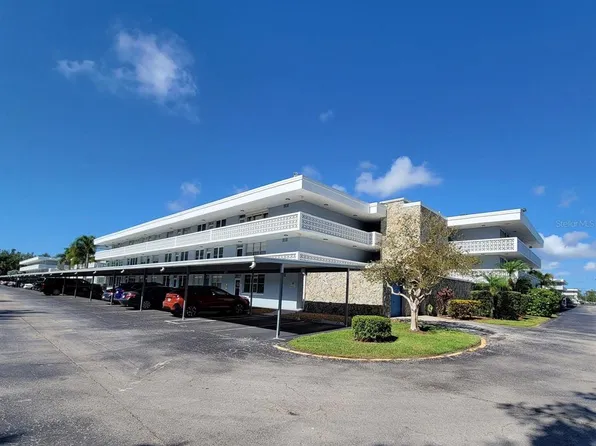 4880 Locust St NE APT 136, Saint Petersburg, FL 33703