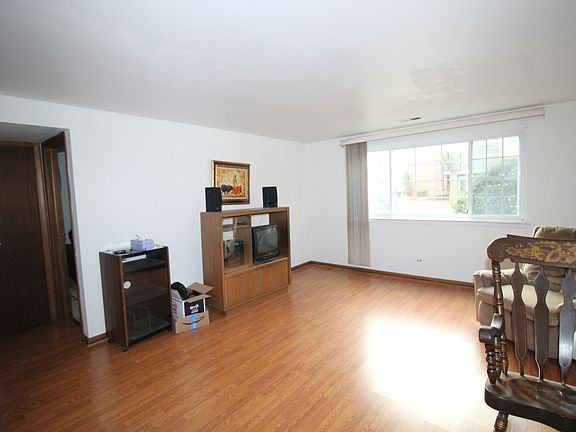 3rd image of 3938 W 104th St APT 1C
