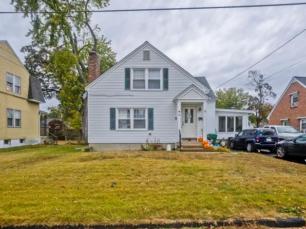 46 Kaveney St, Chicopee, MA 01020