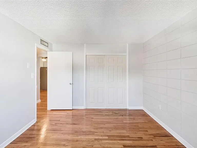 320 Lakeview St #213 — Photo 16