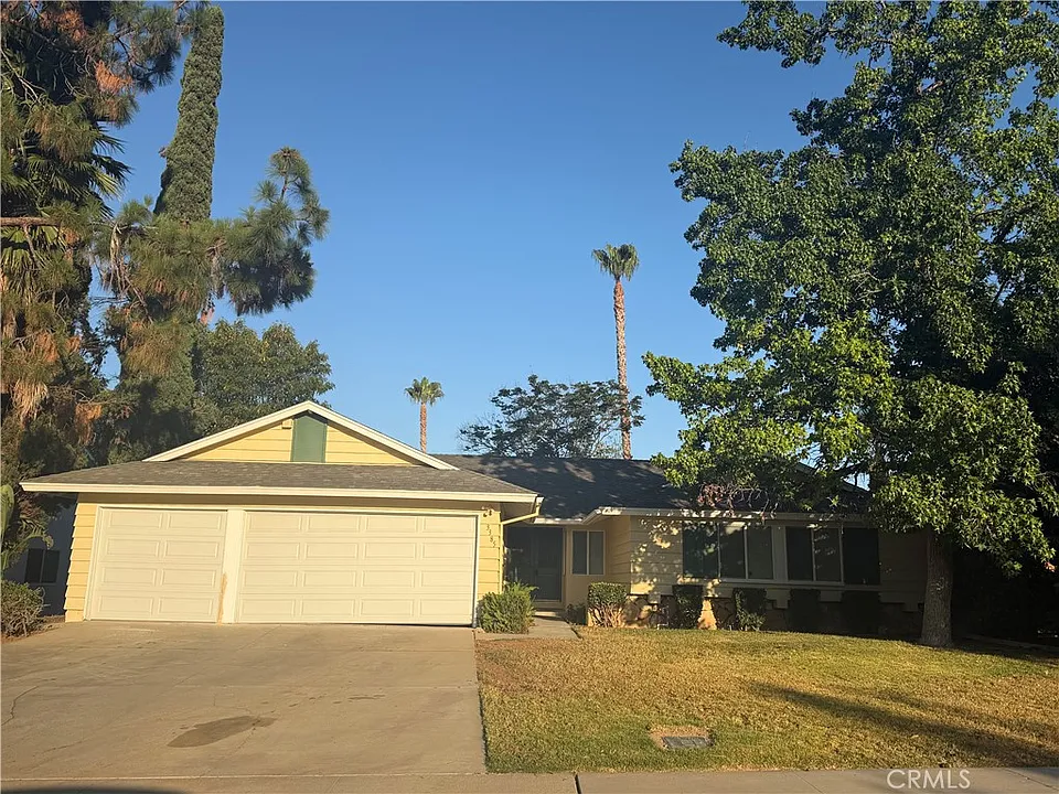 3385 Valencia Hill Dr