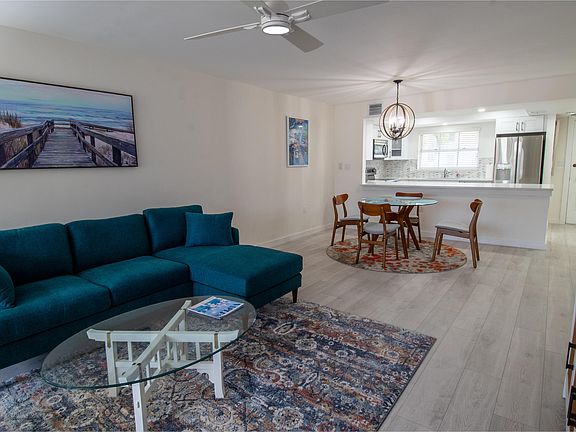 4th image of 5 High Point Cir W APT 212