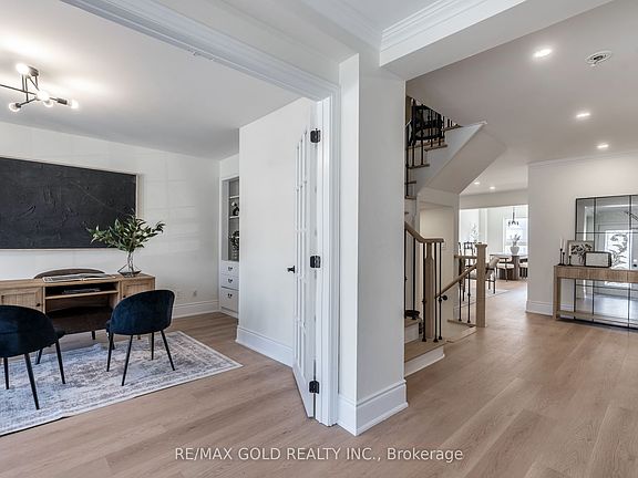 3rd image of 9 Morgandale Rd