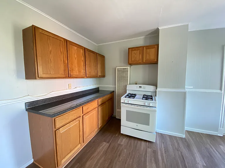 11 Lawrence St #6 — Photo 8