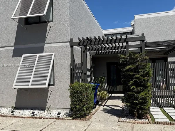 1461 NW 113th Ave, Pembroke Pines, FL 33026