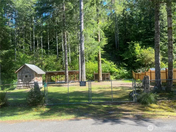 150 N Glenwood Road, Hoodsport, WA 98548