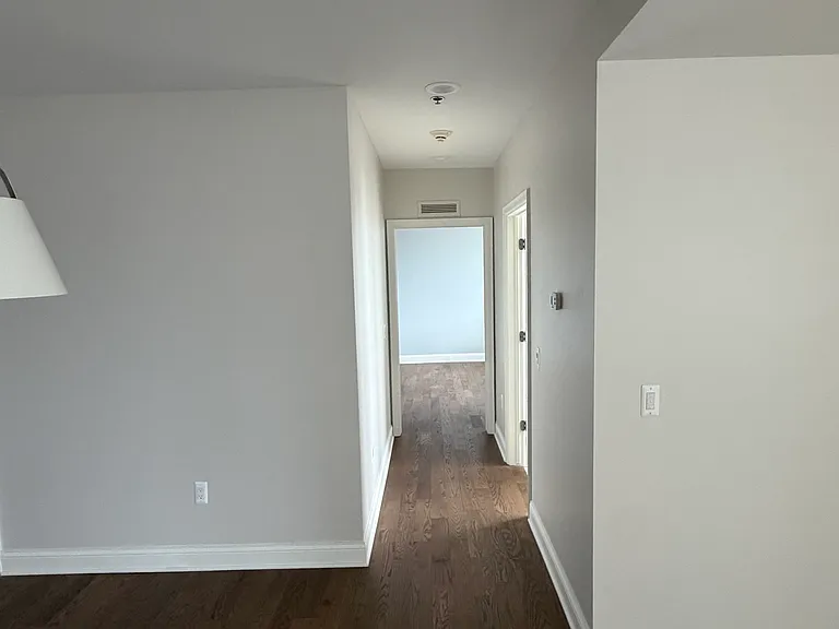 525 W Lafayette Blvd #16C — Photo 18