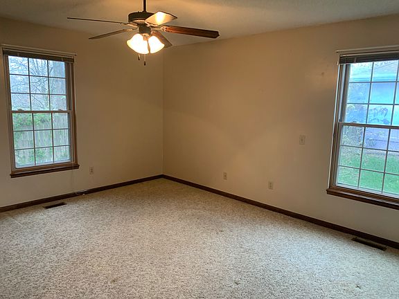 5th image of 1110 Hampton Dr