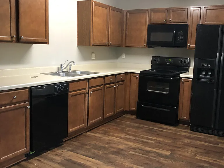 167 Oxford Ct — Photo 2