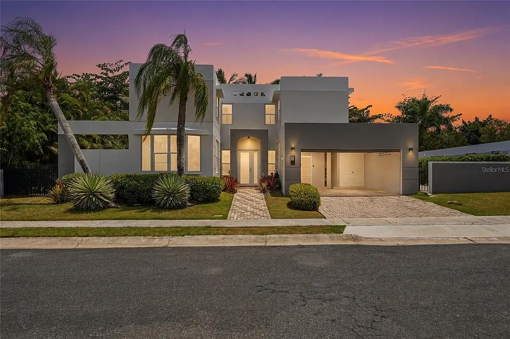 4 bed, 2.5 bath, 2444 sqft, $4,800 — Photo 1