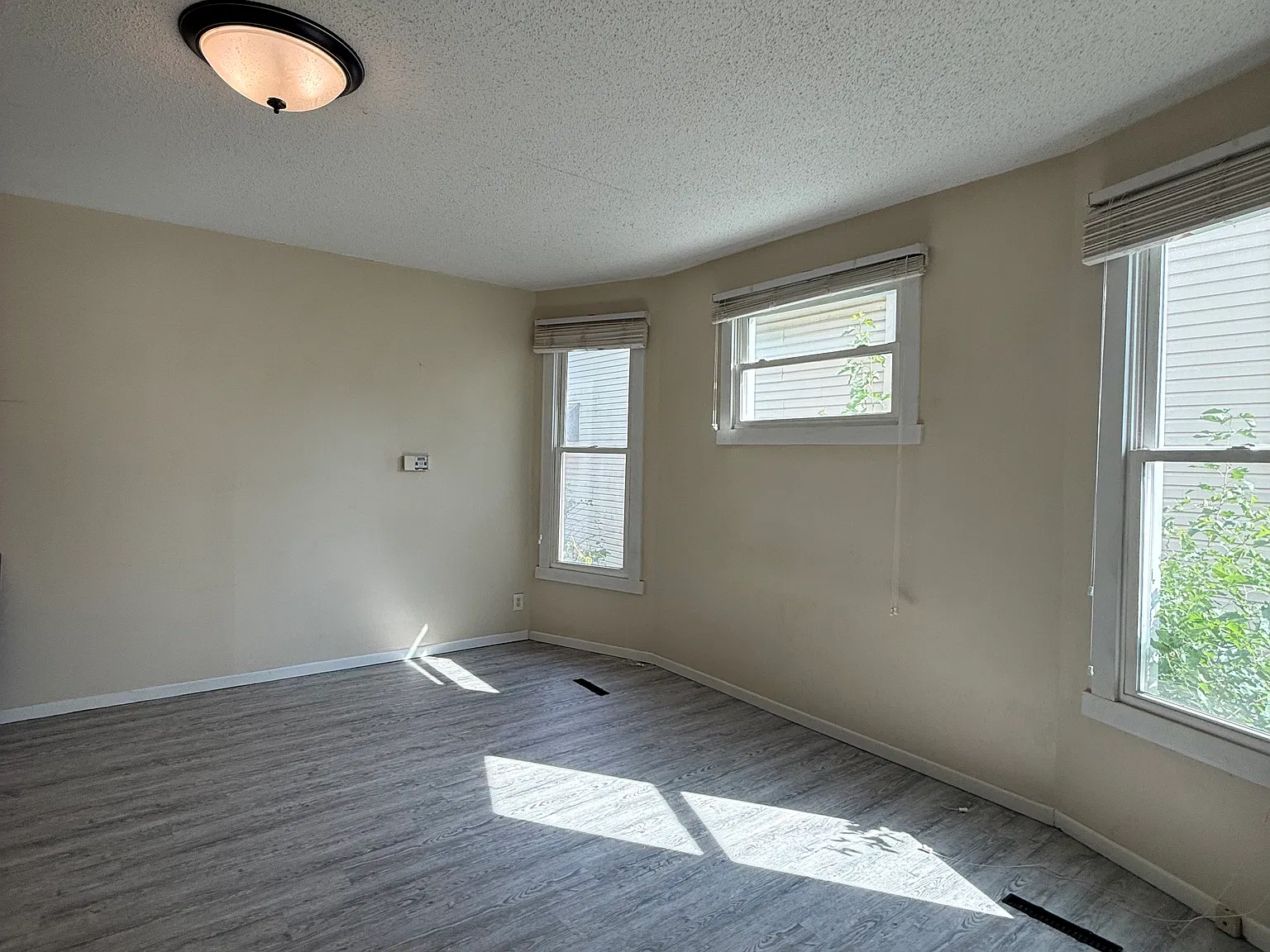 3324 Colfax Ave S — Photo 3