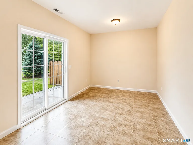 8 Old Oak Dr #8 — Photo 9