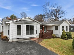 211 Hilltop Rd, La Follette, TN 37766