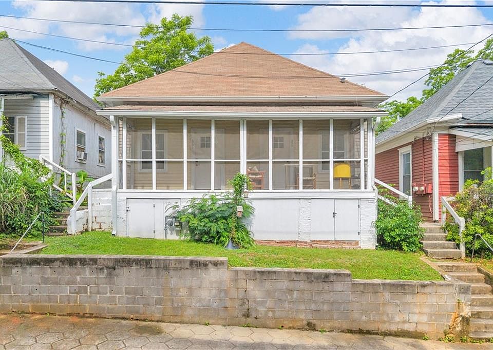 1st image of 361 Cameron St SE