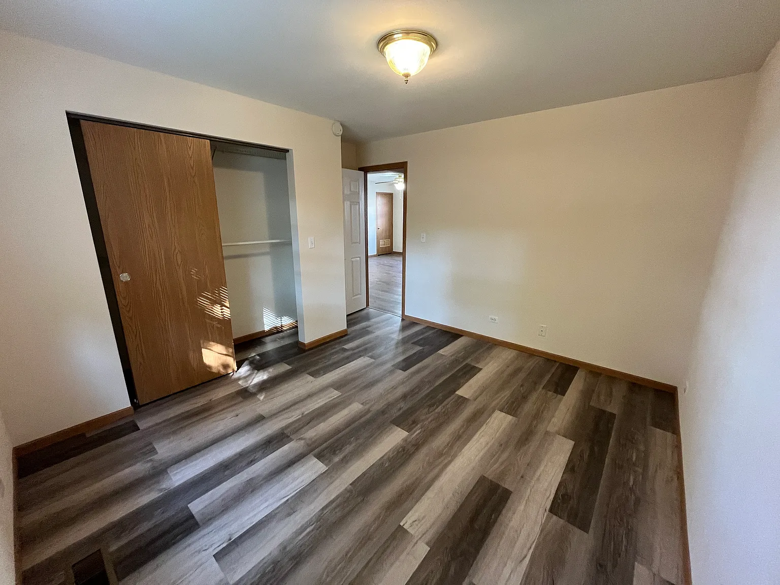 2 bed, $1,300 — Photo 4
