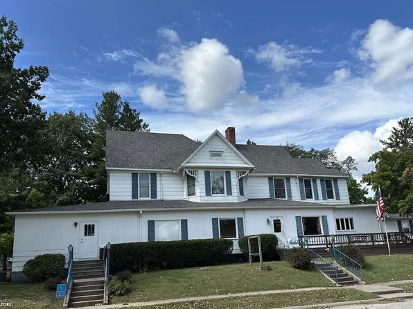 701 Broad St, Keosauqua, IA 52565