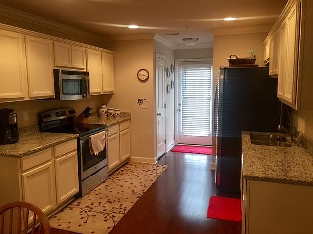 2nd image of 1040 Charlie Daniels Pkwy APT 180