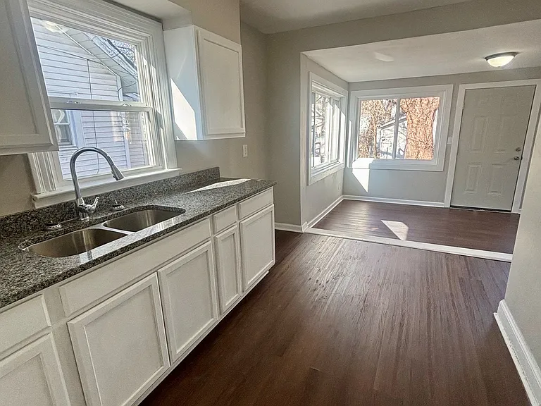 328 Cecil Ave — Photo 6