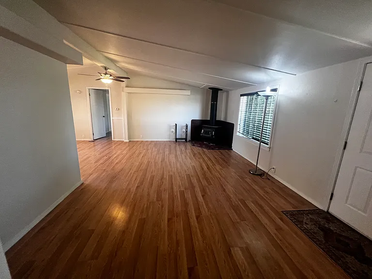 5555 SE 2nd Ave — Photo 7
